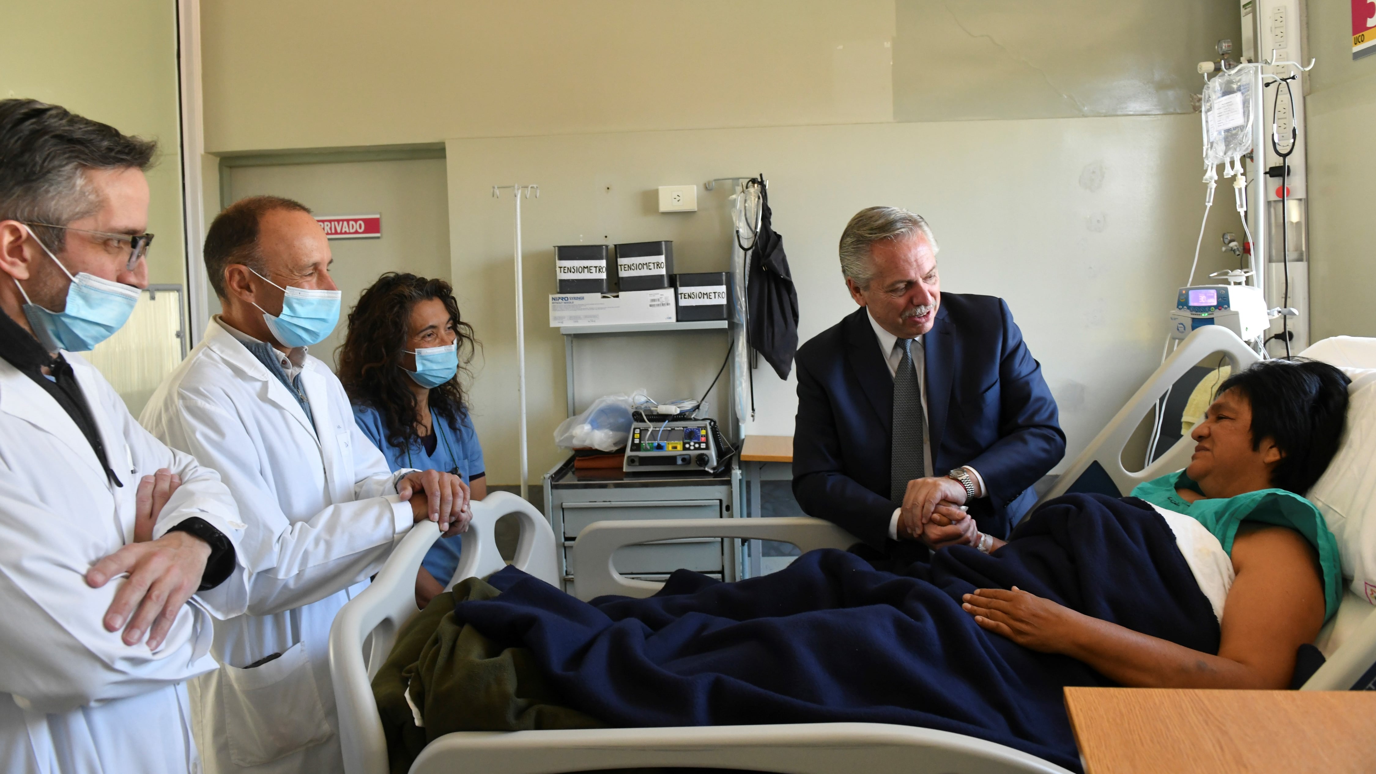 Alberto Fernández el día que visitó a Milagro Sala durante su internación.