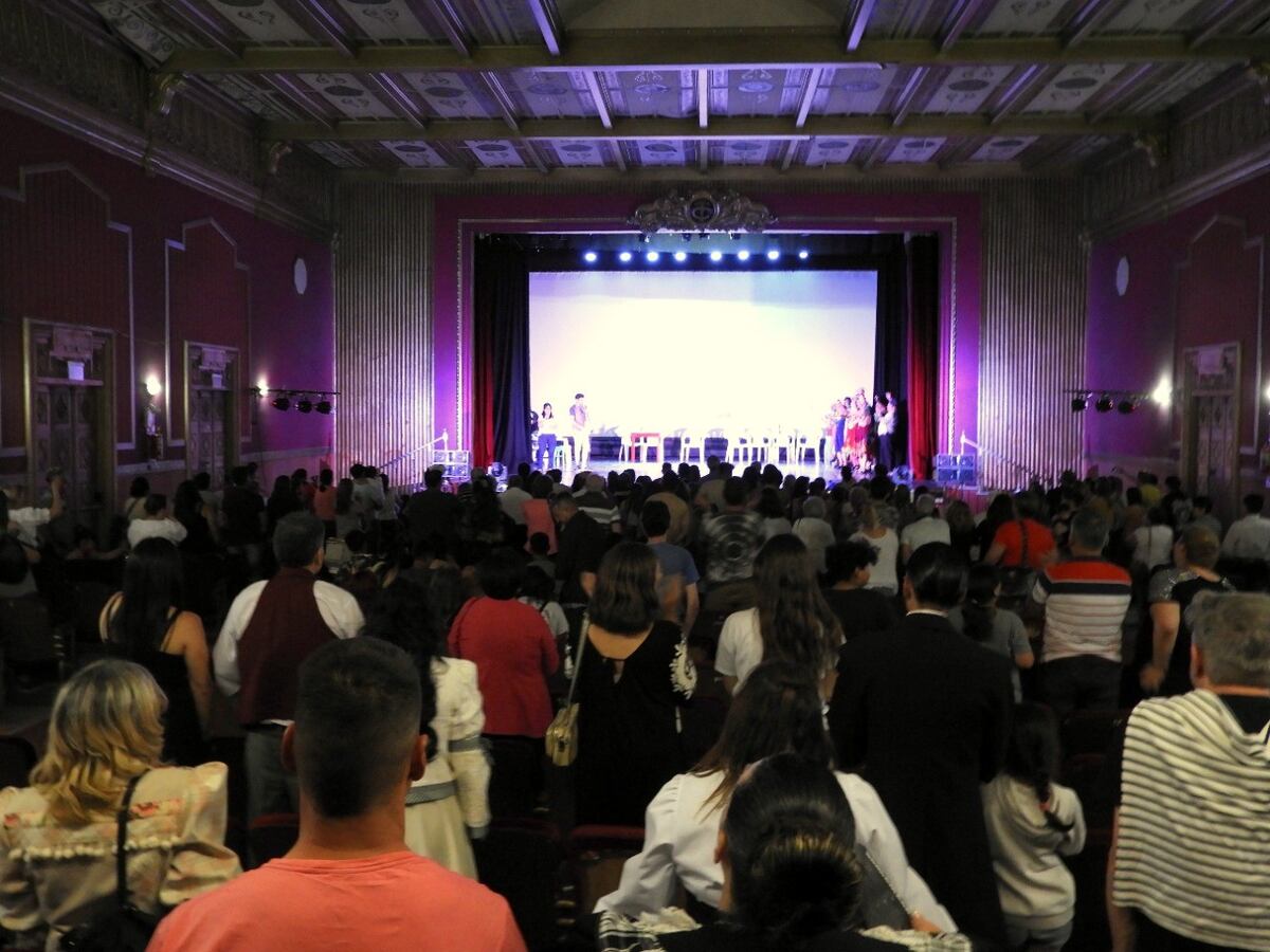 Comedia musical gratuita en el Teatro Colón de Punta Alta