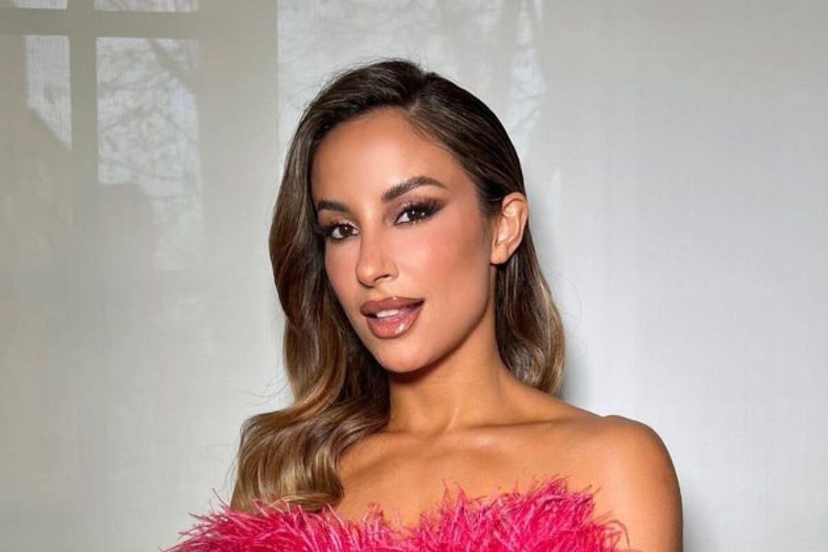 Lourdes Sánchez deslumbró con una microbikini total white que dejó sin palabras a sus fans