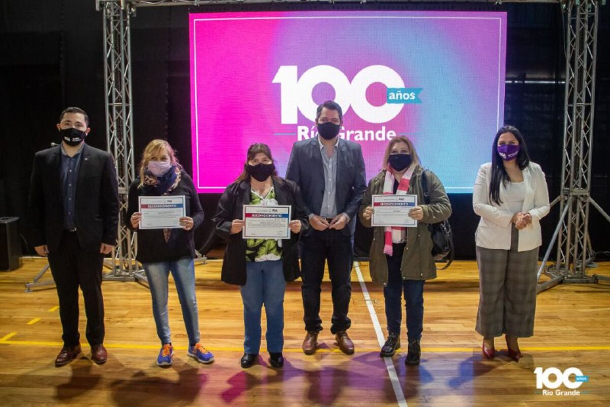 Río Grande: nueva entrega de herramientas y maquinarias a emprendimientos locales