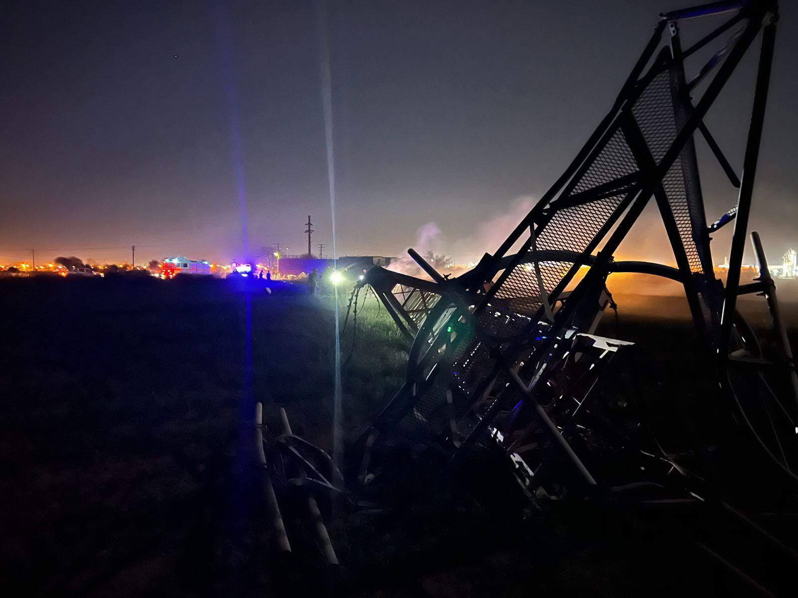 Accidente en Arroyito una camioneta tumbó una torre