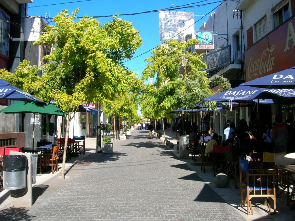 El desalojo ocurrió en pleno centro de San Luis.