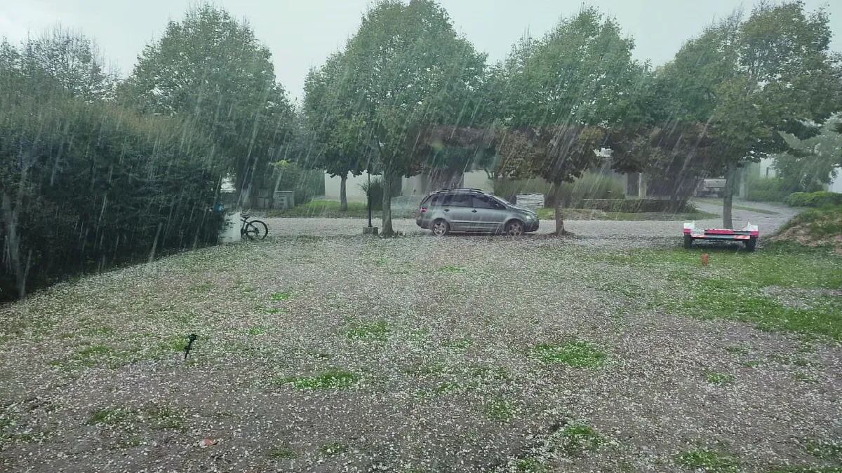 Un intenso granizo cayó en el sur de Córdoba: ¿llega la piedra a la ciudad?