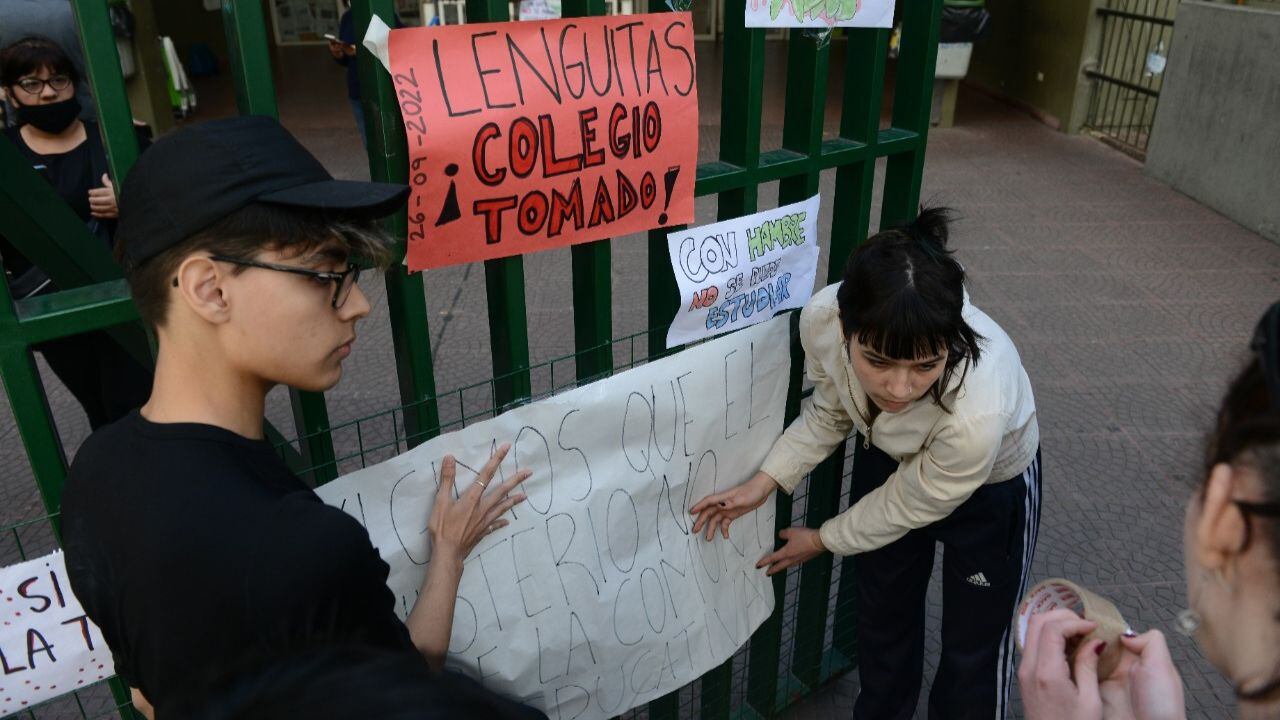 El colegio Lengüitas es uno de los que permanece tomados. Foto: Clarín.