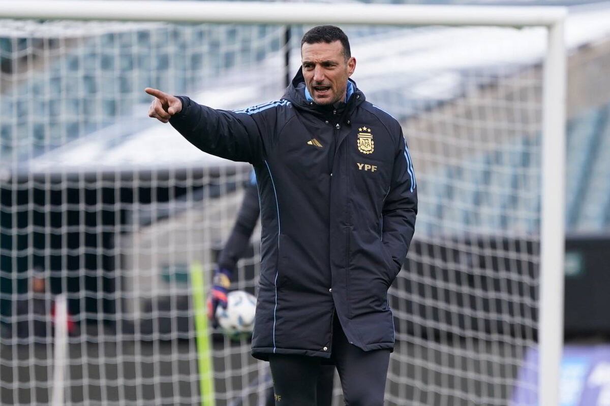 Quién es el ex DT de Instituto que fue elogiado por Scaloni tras el amistoso Argentina - Costa Rica
