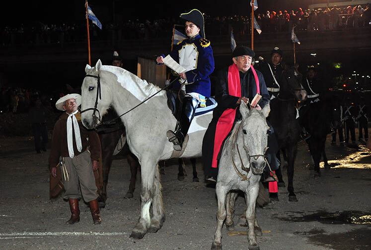 Cada año, una vibrante representación vuelve a poner al general Belgrano ante los pobladores jujeños, haciéndoles saber que para defender a la patria naciente, deberían dejar el terruño, en una estrategia que resultaría determinante en la guerra por la independencia.