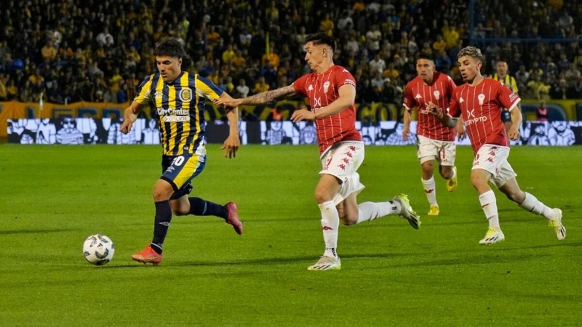 Rosario Central volvió a ganar con magia de Jaminton Campaz y complicó aún más a Huracán