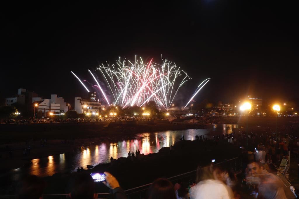 El evento se llevó a cabo a la 01 de la madrugada de este flamante 2021.