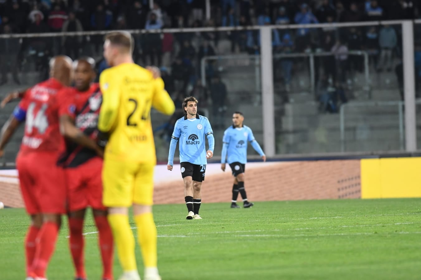 Belgrano enfrentó a Paranaense por los octavos de final de la Copa Sudamericana. (Facundo Luque / La Voz)