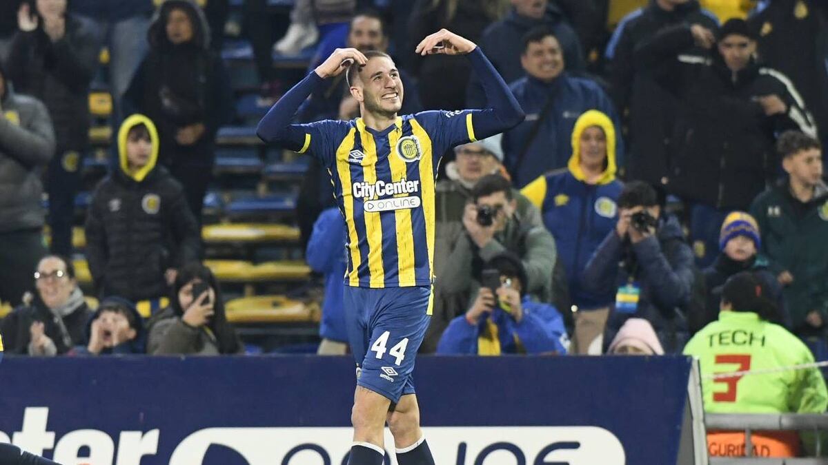 Rosario Central goleó a Sarmiento de Junín de la mano de Agustín Módica