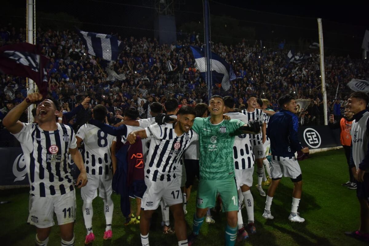 En fotos: fiestón en barrio Jardín por la goleada de Talleres a Belgrano