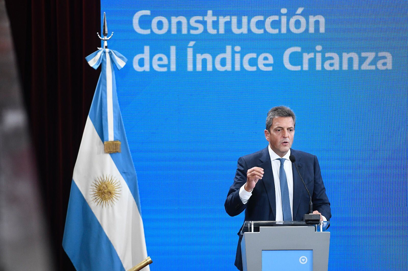 Sergio Massa necesita reducir el déficit fiscal