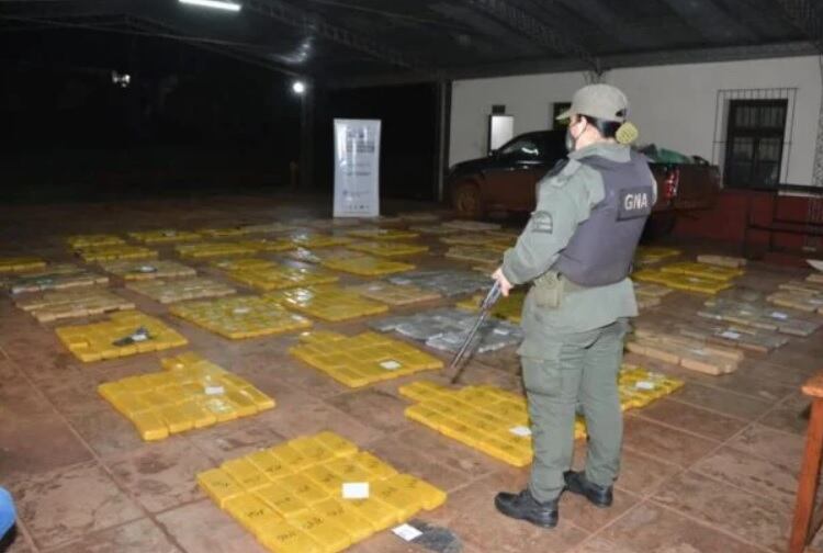 Secuestran marihuana en Puerto Esperanza.