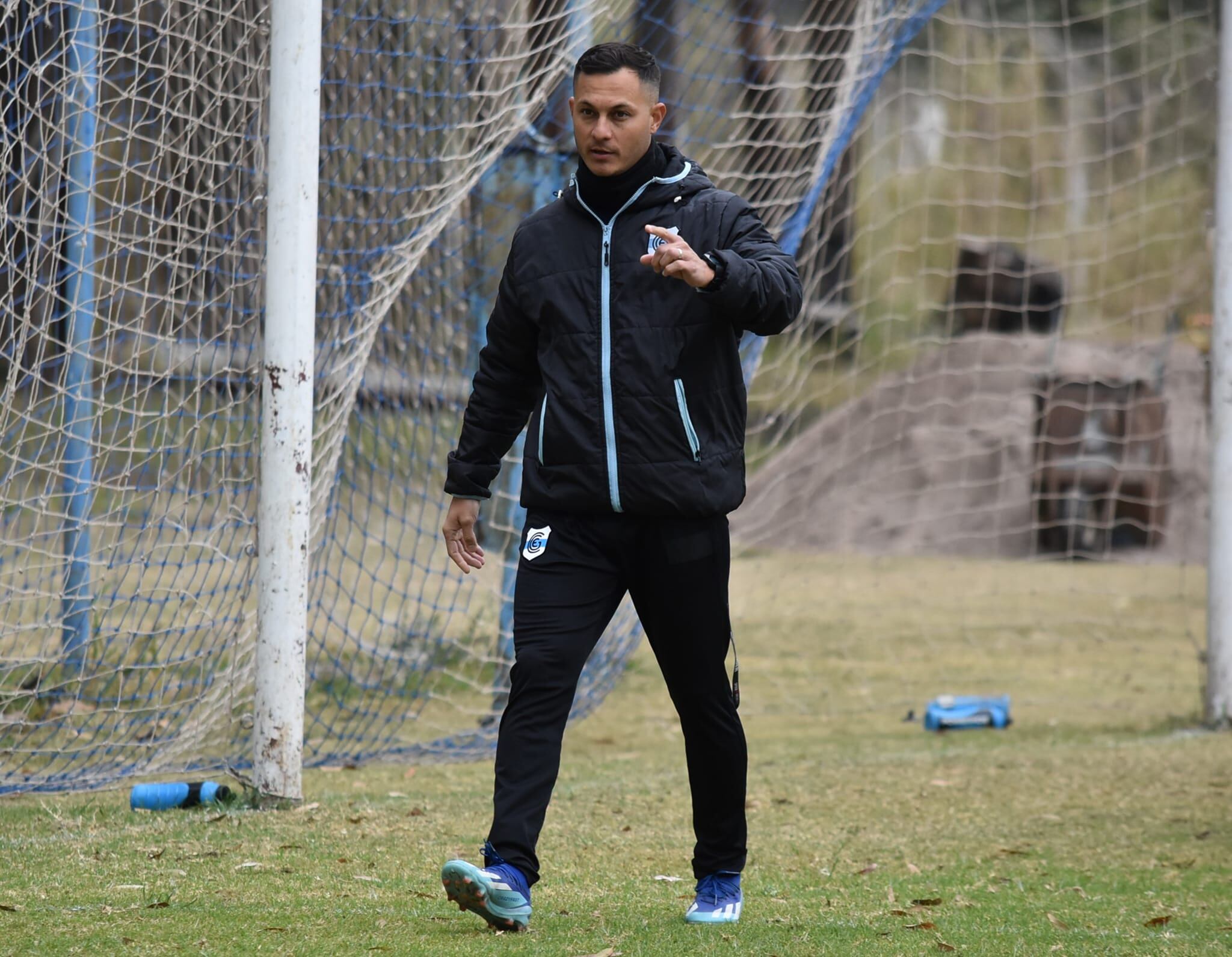 Matías Módolo, entrenador "albiceleste", trabajó intensamente en la semana para definir el once inicial que saldrá al campo de juego del estadio “23 de Agosto” este domingo.