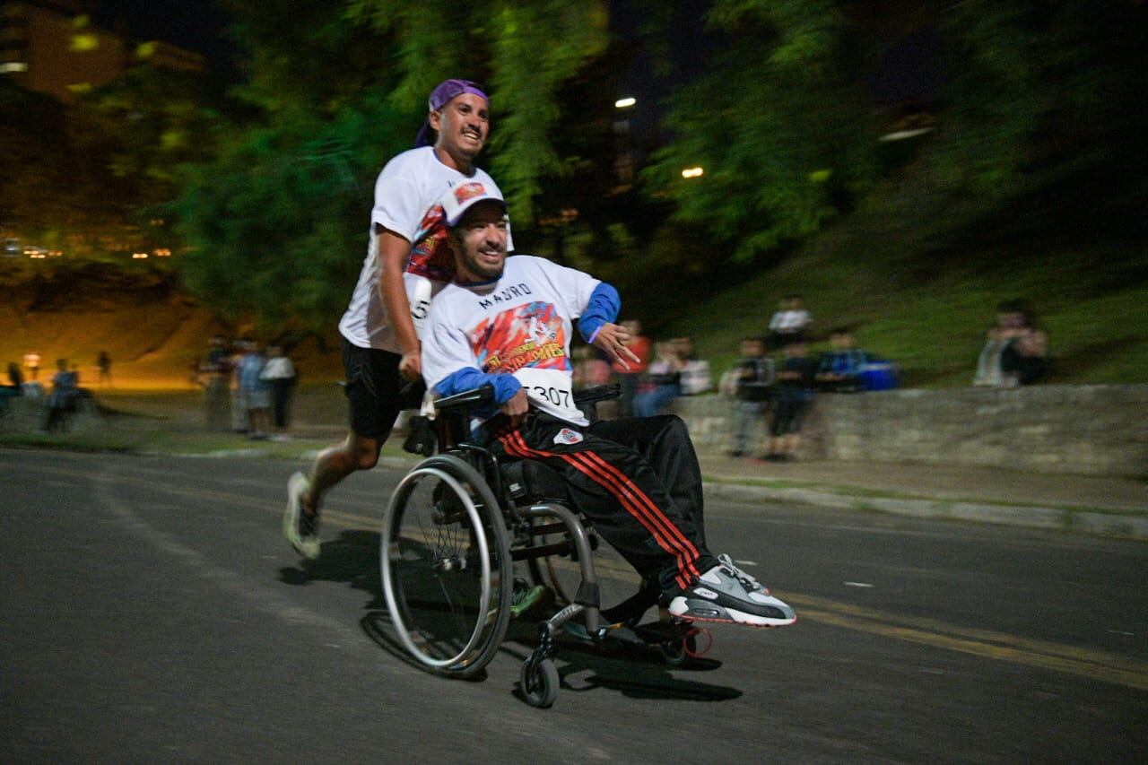 Maratón Nocturna Ciudad de Paraná.