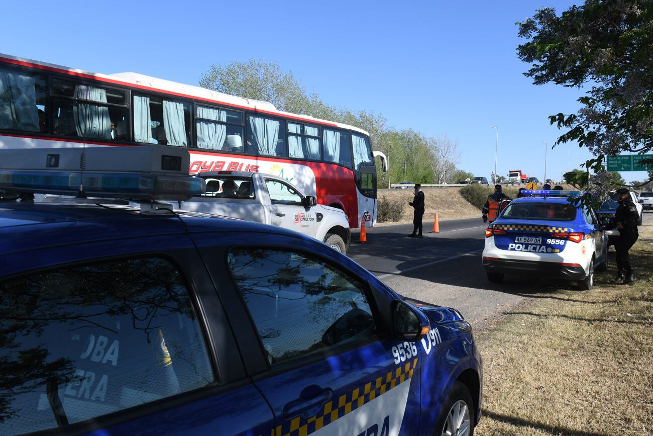 Operativo policial en Villa Allende.