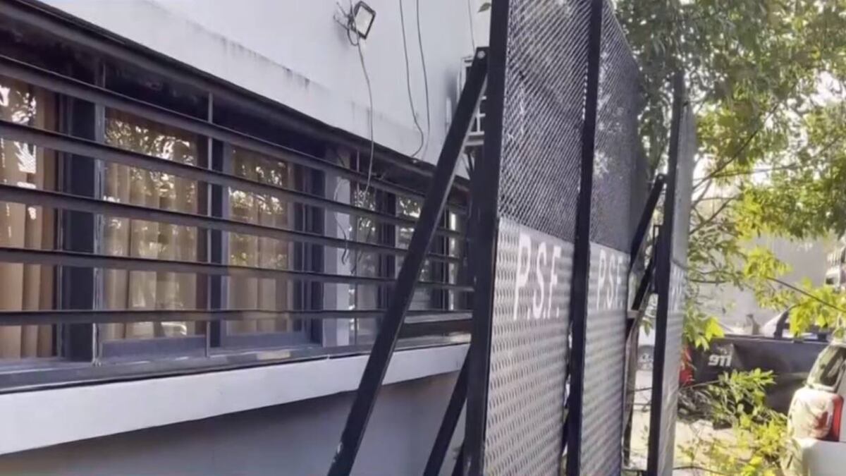 Mala puntería: investigan atentado fallido en la Subcomisaría 24° de Rosario