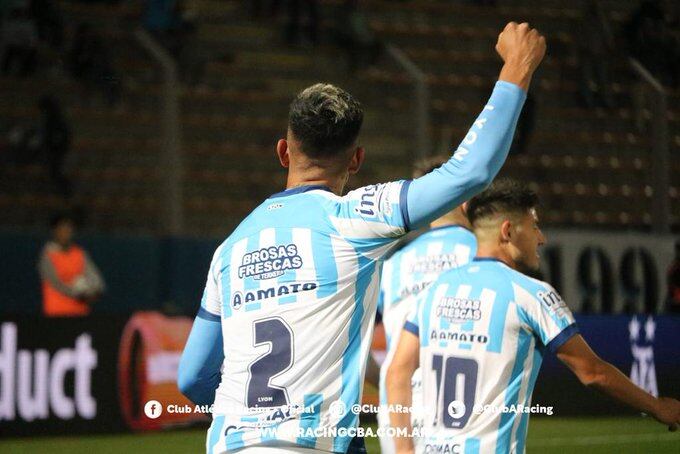 El defensor tucumano marcó el 1 a 1 en el inicio del complemento