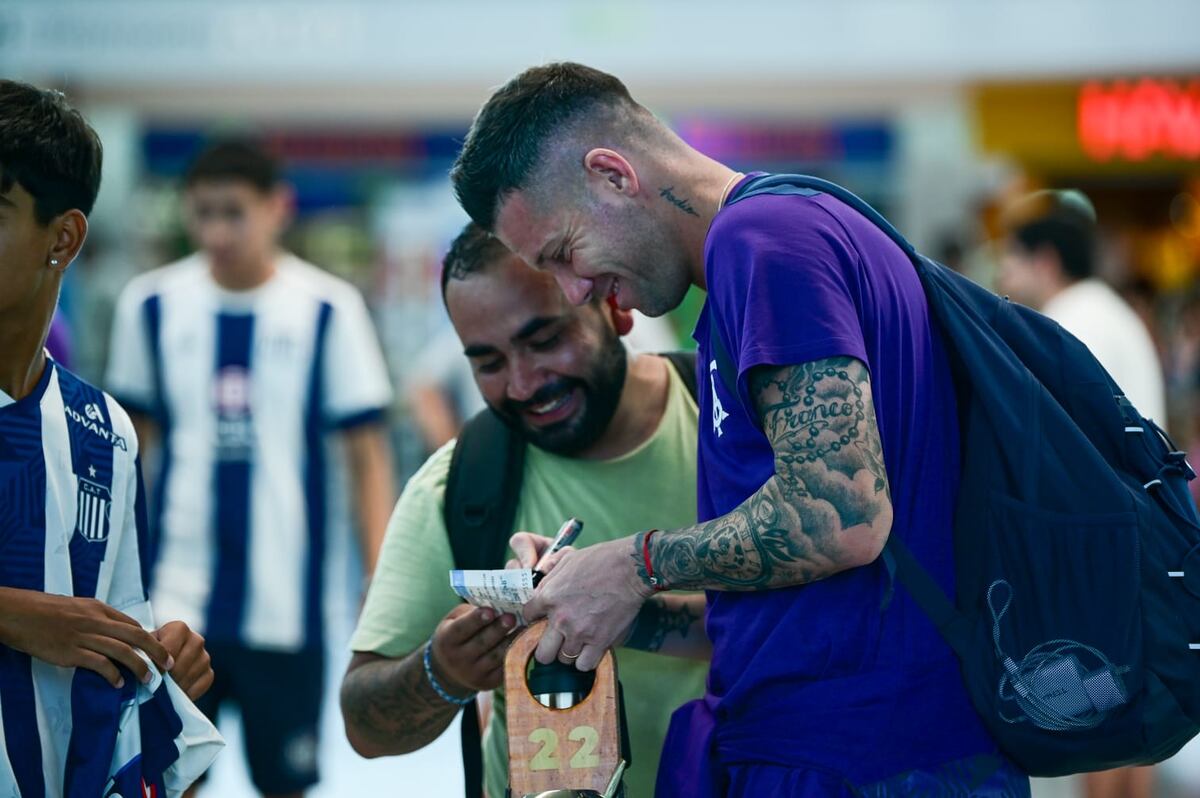 En fotos, así fue la partida de Talleres para disputar la final con River en Paraguay