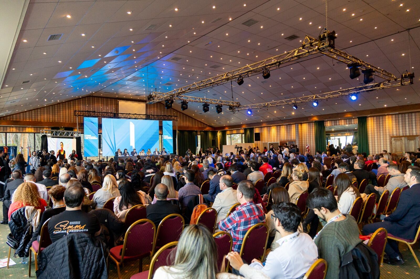 Inauguraron el Foro Nacional de Turismo 2023 en Tierra del Fuego