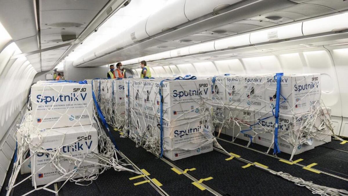 Partió un nuevo vuelo hacia Moscú en busca de más dosis de Sputnik V