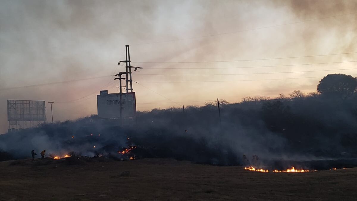 Incendios en Córdoba: contuvieron el foco en Río Tercero y Almafuerte