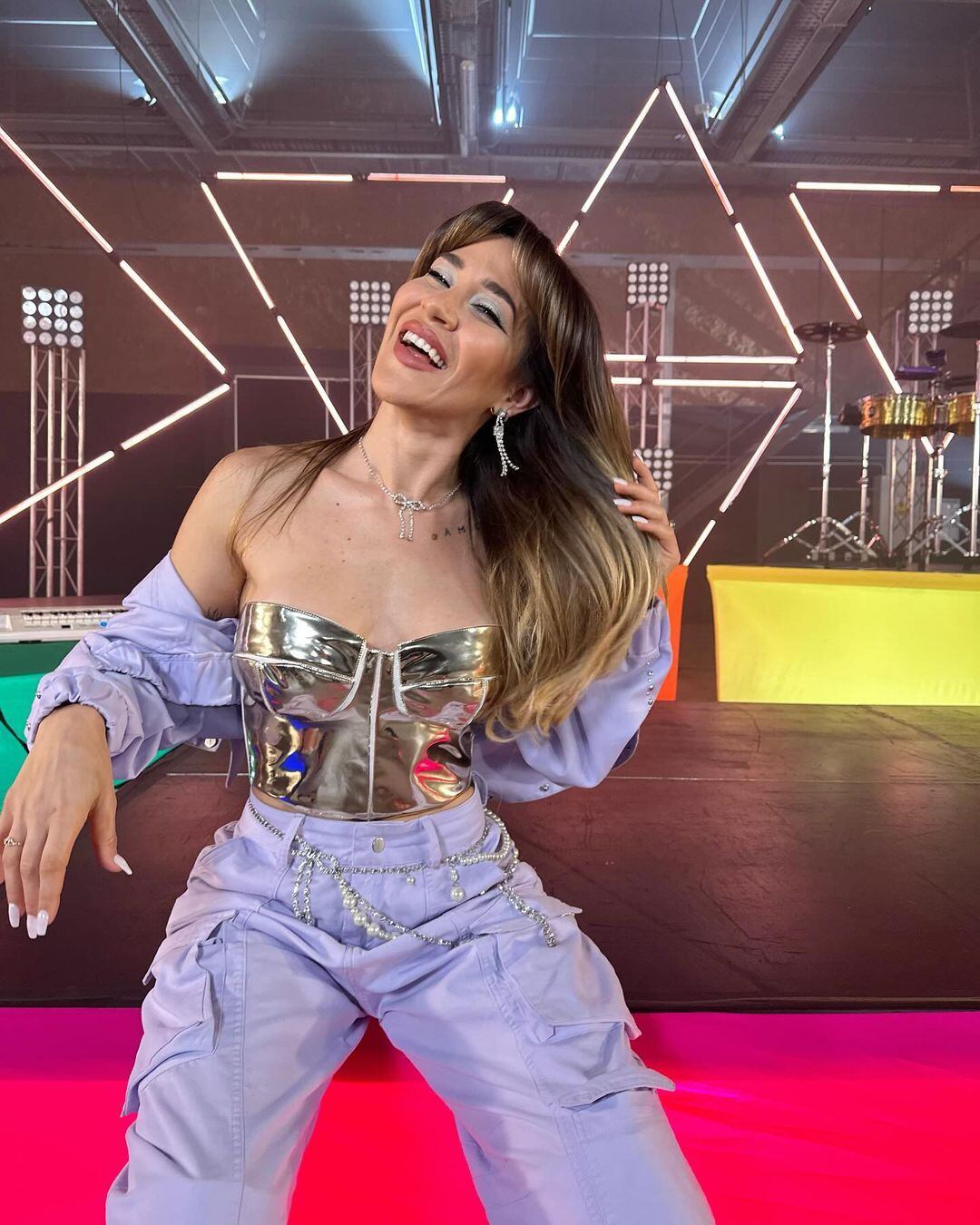 Jimena Barón tiene el corset plateado que es infaltable de esta temporada: elegancia y estilo