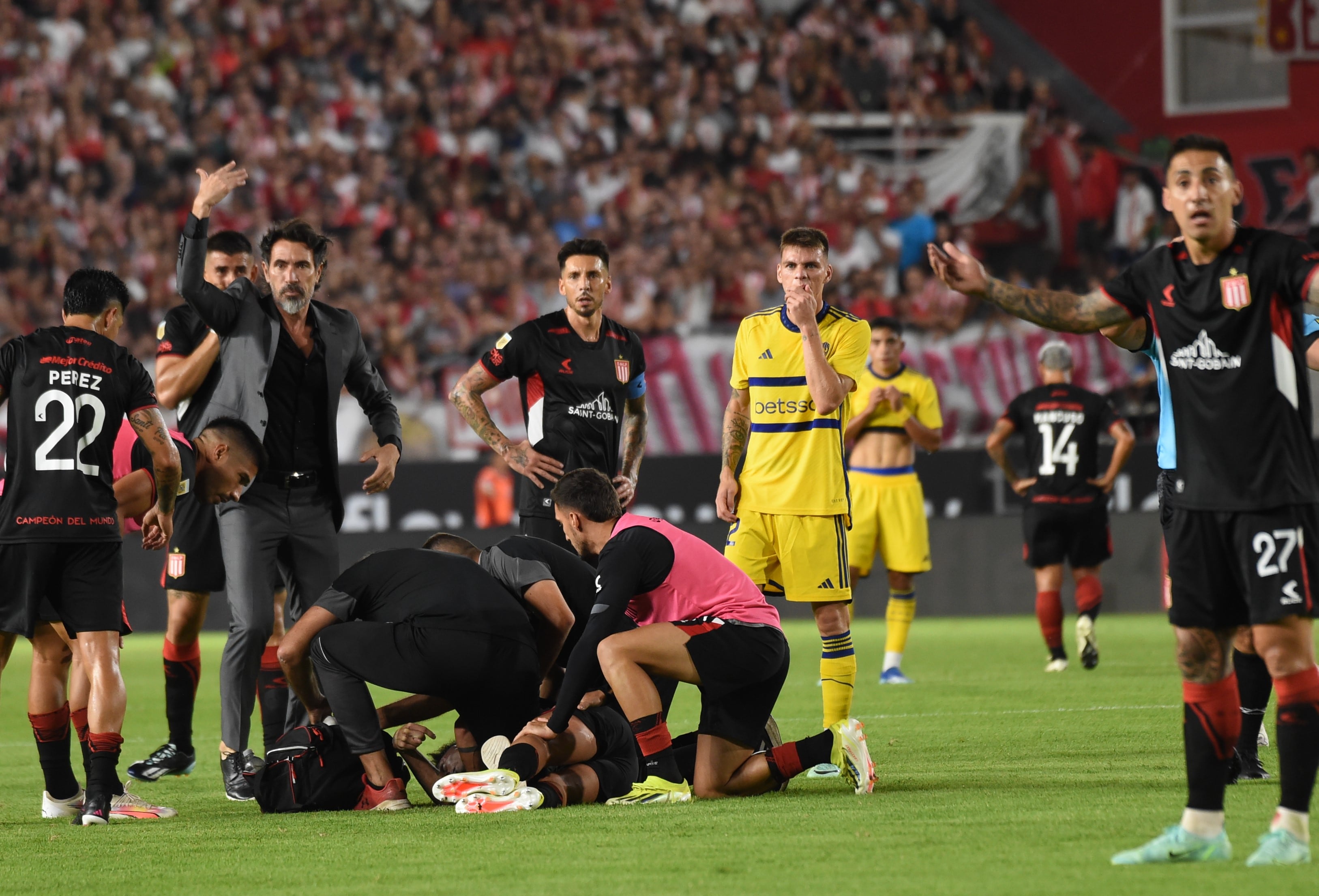 Javier Altamirano se descompensó en pleno partido entre Estudiantes y Boca, por la Copa de la Liga. Foto: Fotobaires