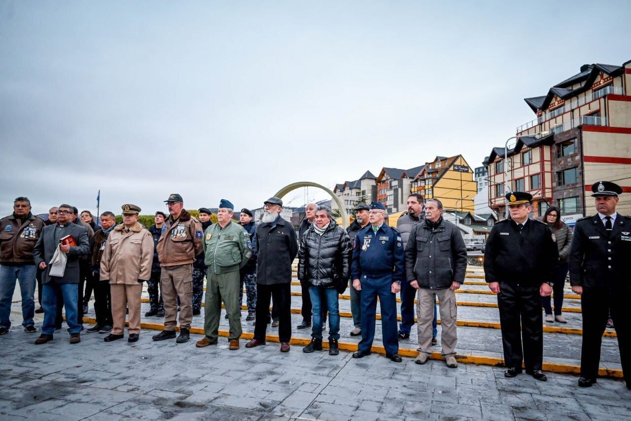 Ushuaia: ceremonia por el 42° aniversario del “Bautismo de Fuego” de la Fuerza Aérea Argentina