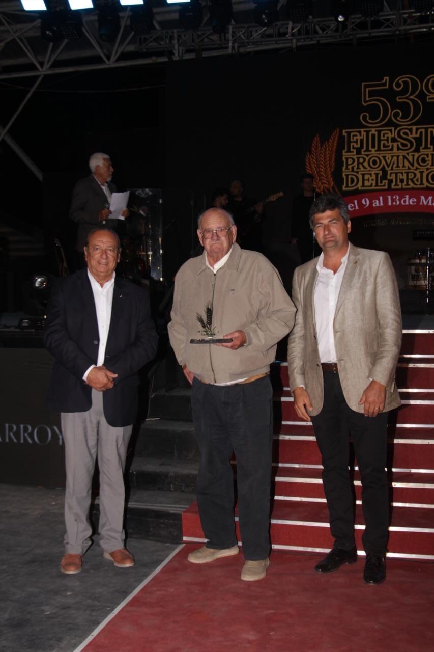 53º Fiesta Provincial del Trigo: Reconocieron al Agricultor Pionero, Maestra Rural y Peón Rural