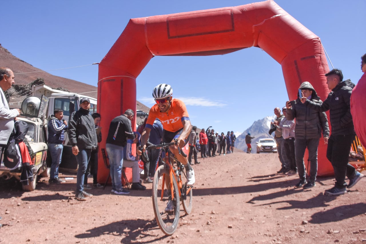 Vuelta de Mendoza 2023, septima etapa, el mendocino Mario Ovejero ganó la etapa reina en el Cristo Redentor.

Foto: Mariana Villa / Los Andes