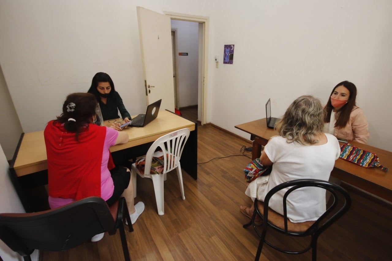 "Mesa de ayuda" para adultos mayores en Villa Carlos Paz.