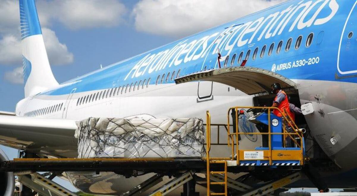 Coronavirus en Argentina: llegó el segundo vuelo de China con 371.200 dosis de vacunas Sinopharm