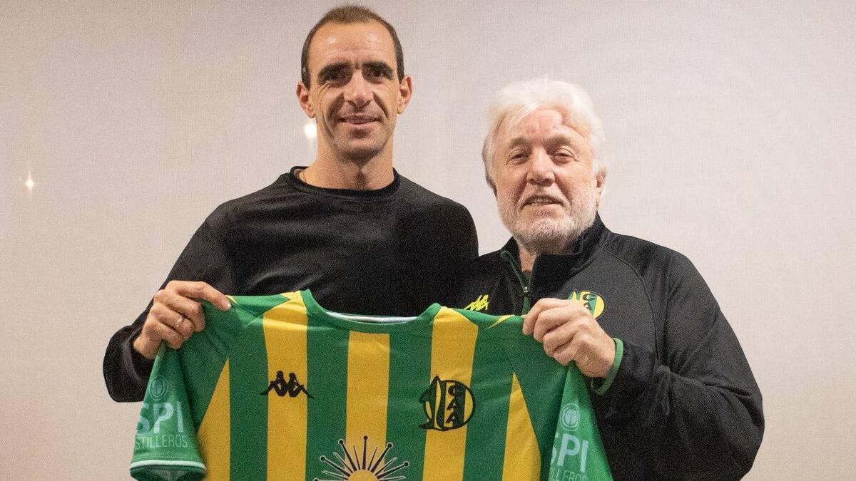 Rosario Central enfrenta a Leandro Somoza tres semanas después de la renuncia