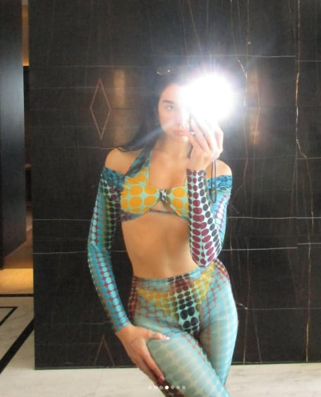 Dua Lipa no para de sorprender con su estilo.