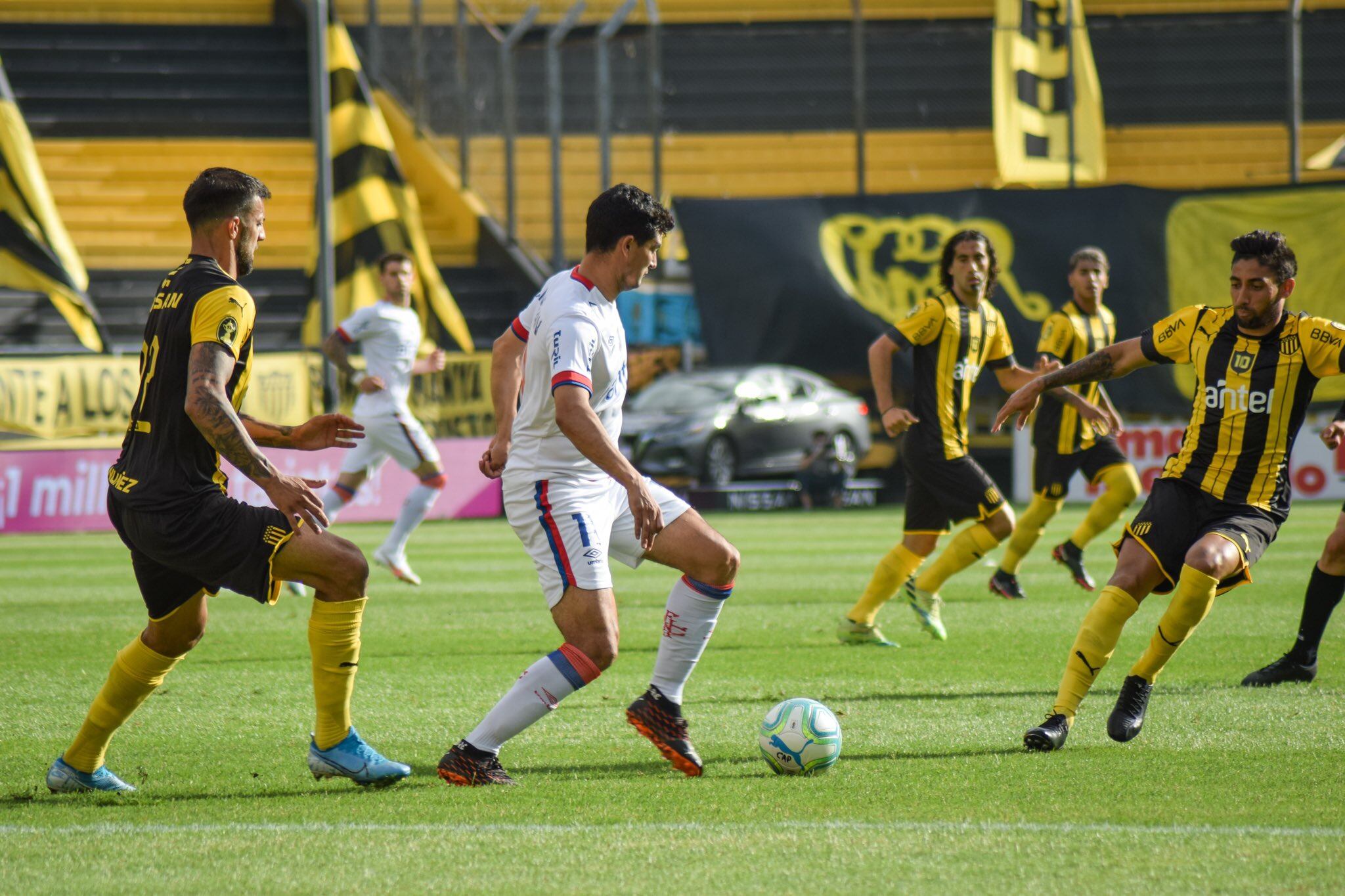 Ignacio Ruglio, presidente de Peñarol, le pedirá a Claudio "Chiqui" Tapia que invite a los clubes uruguayos a la Copa Argentina.