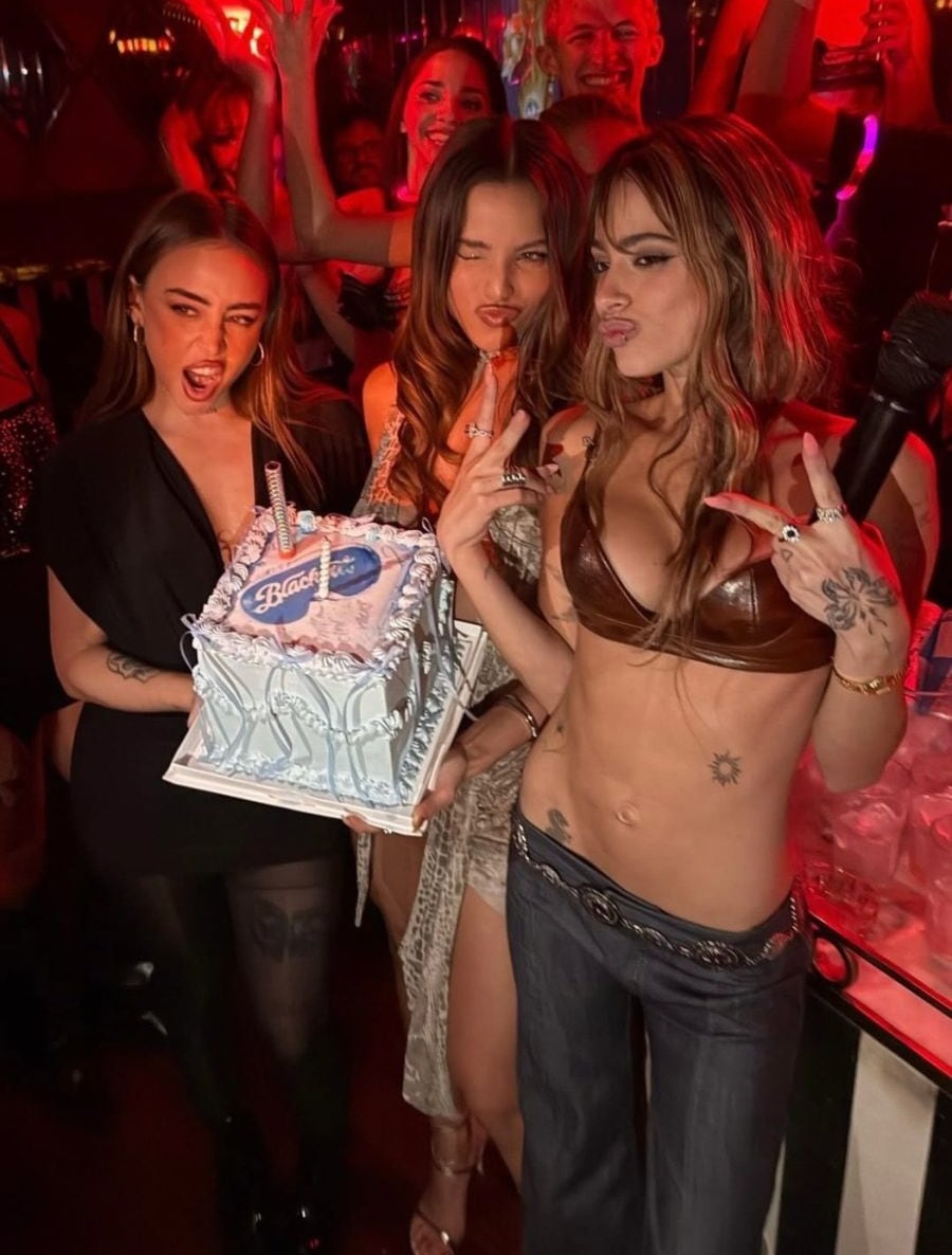 Las tres artistas festejaron el cumple n° 28 de Tini.