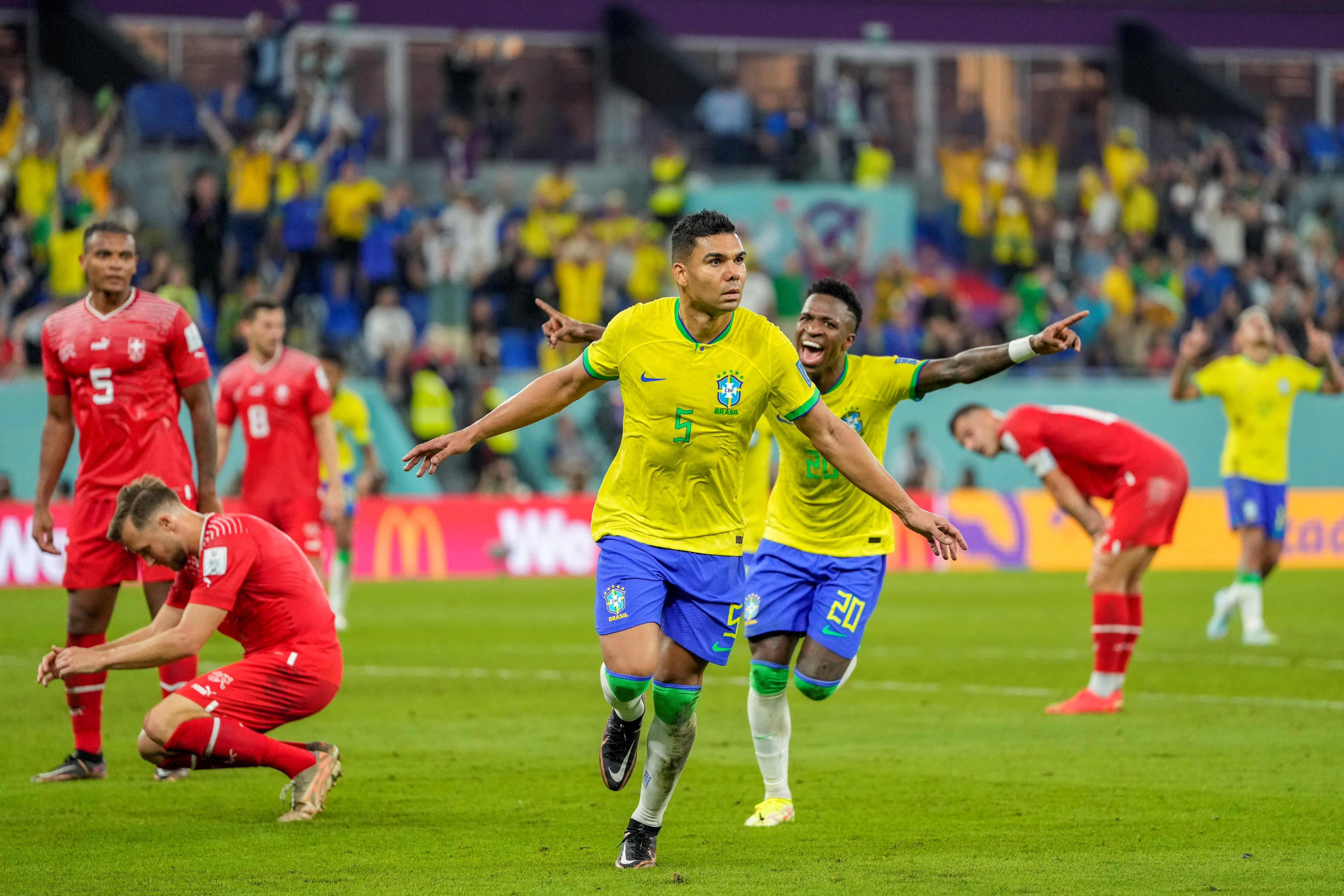 Casemiro, el volante central del Manchester United, destrabó un partido "chivo" que Brasil le ganó a Suiza en el Mundial de Qatar 2022. (AP)