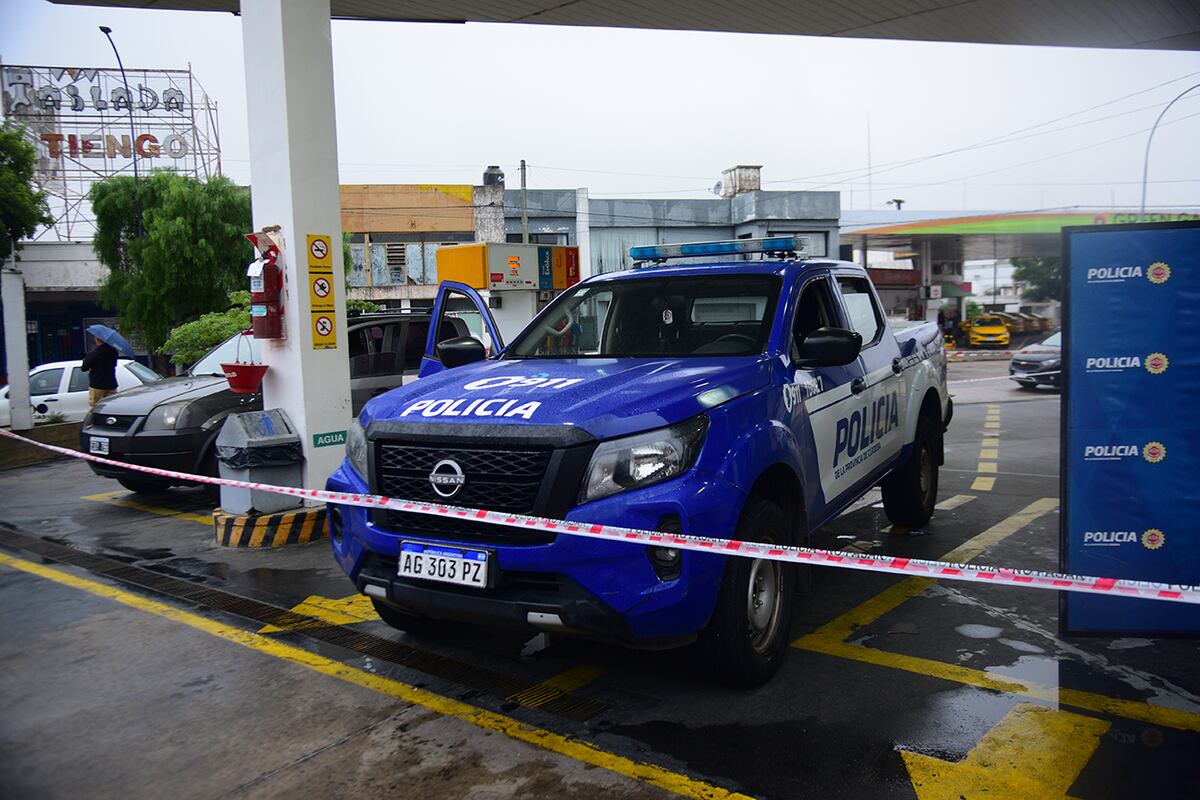 Un testigo reveló que la Policía de Córdoba “asfixió con una llave” al hombre muerto en una estación