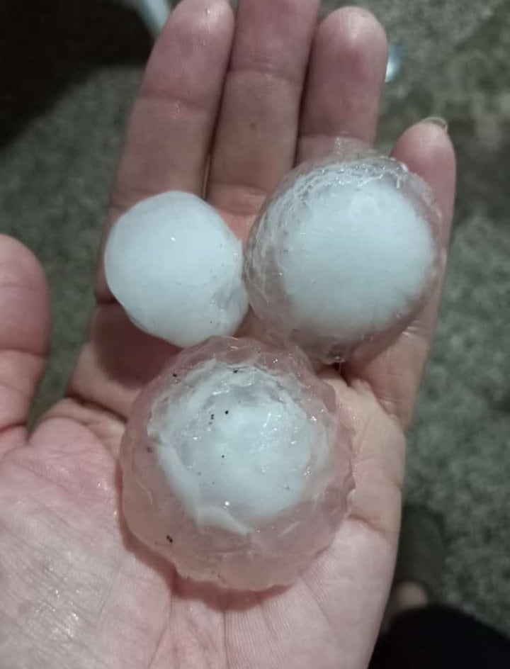 Intensa caída de granizo en Santo Tomé.