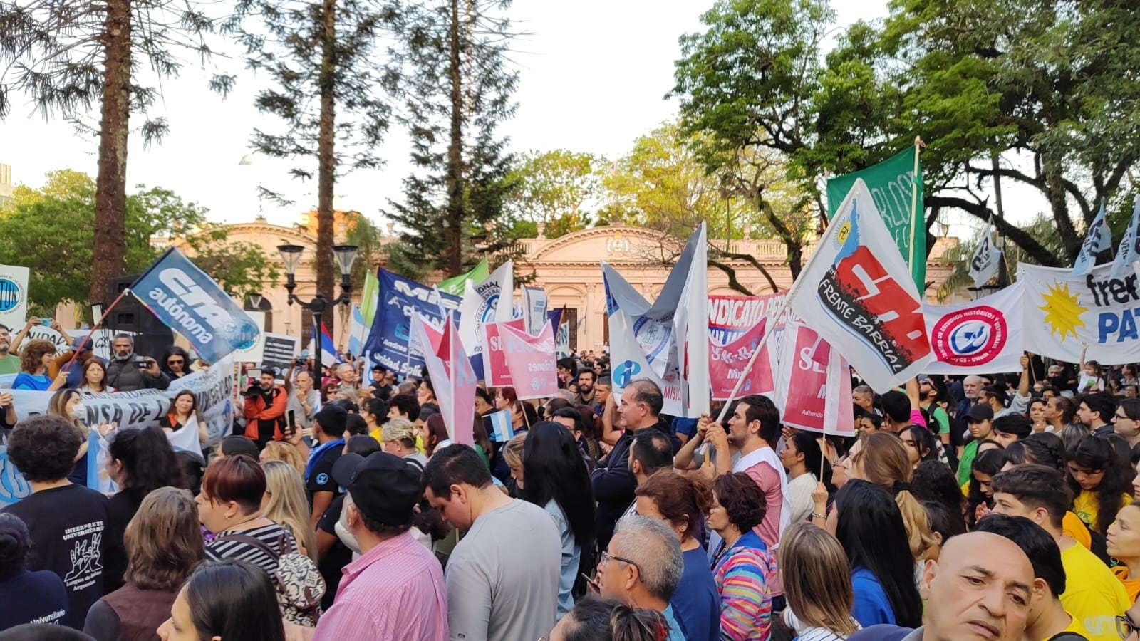 La Marcha Federal Universitaria tuvo gran convocatoria en Misiones.