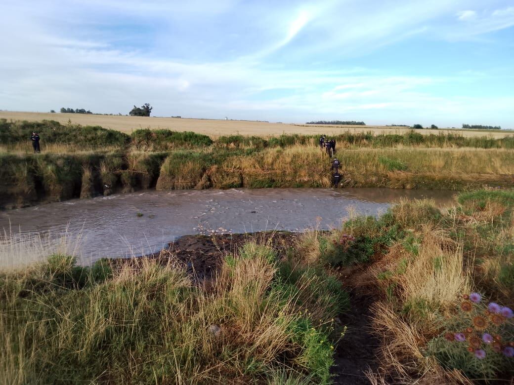 Tres Arroyos: continúa la búsqueda de un menor que cayó en el arroyo