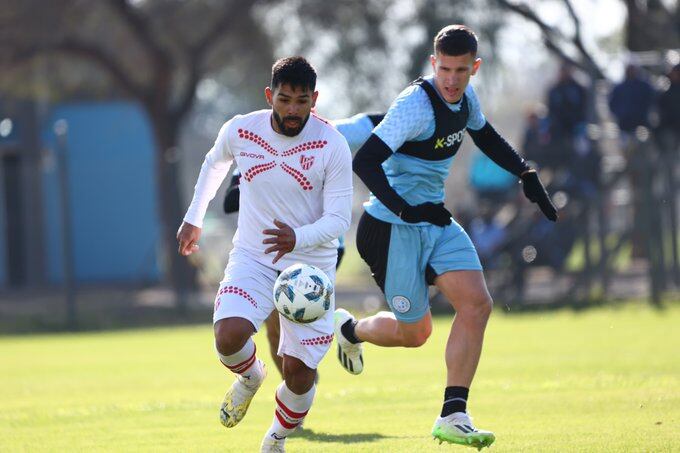 Silvio Romero, delantero de Instituto, en el segundo amistoso ante Belgrano. (IACC).