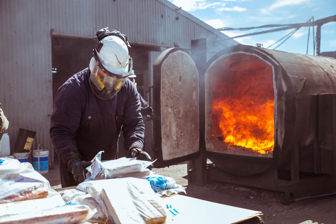 Se incineraron diferentes tipos de drogas incautadas en diferentes procedimientos