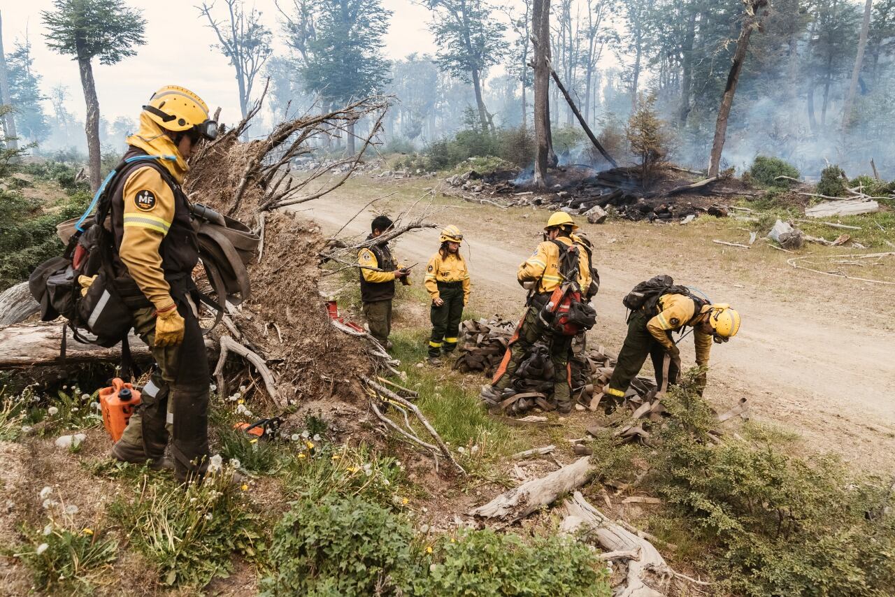 Continúa el combate contra el fuego en la Reserva Corazón de la Isla.