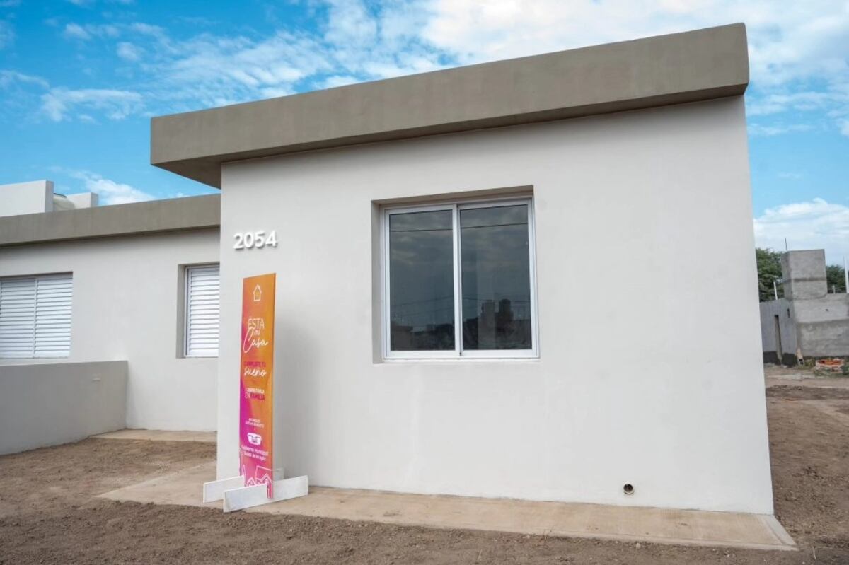 Entrega de viviendas Plan Casa y Casa Social Arroyito