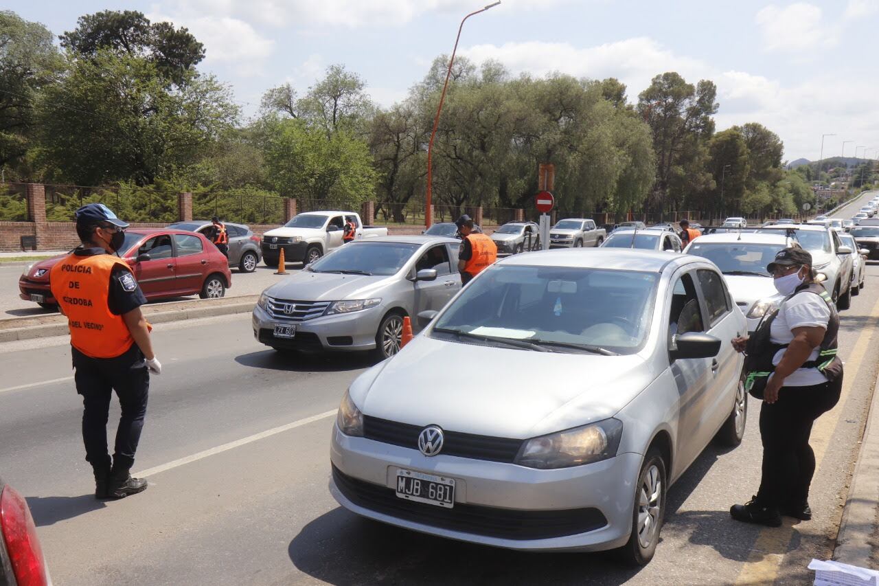 Más de 20 mil vehículos fueron controlados en los ingresos de Carlos Paz este fin de  semana