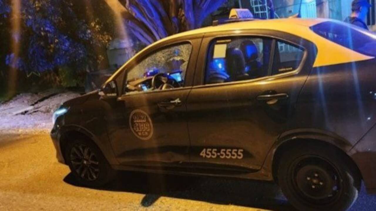 Un taxista de Rosario fue asesinado a balazos sobre Flammarión al 5100, cerca del cruce con Lamadrid.