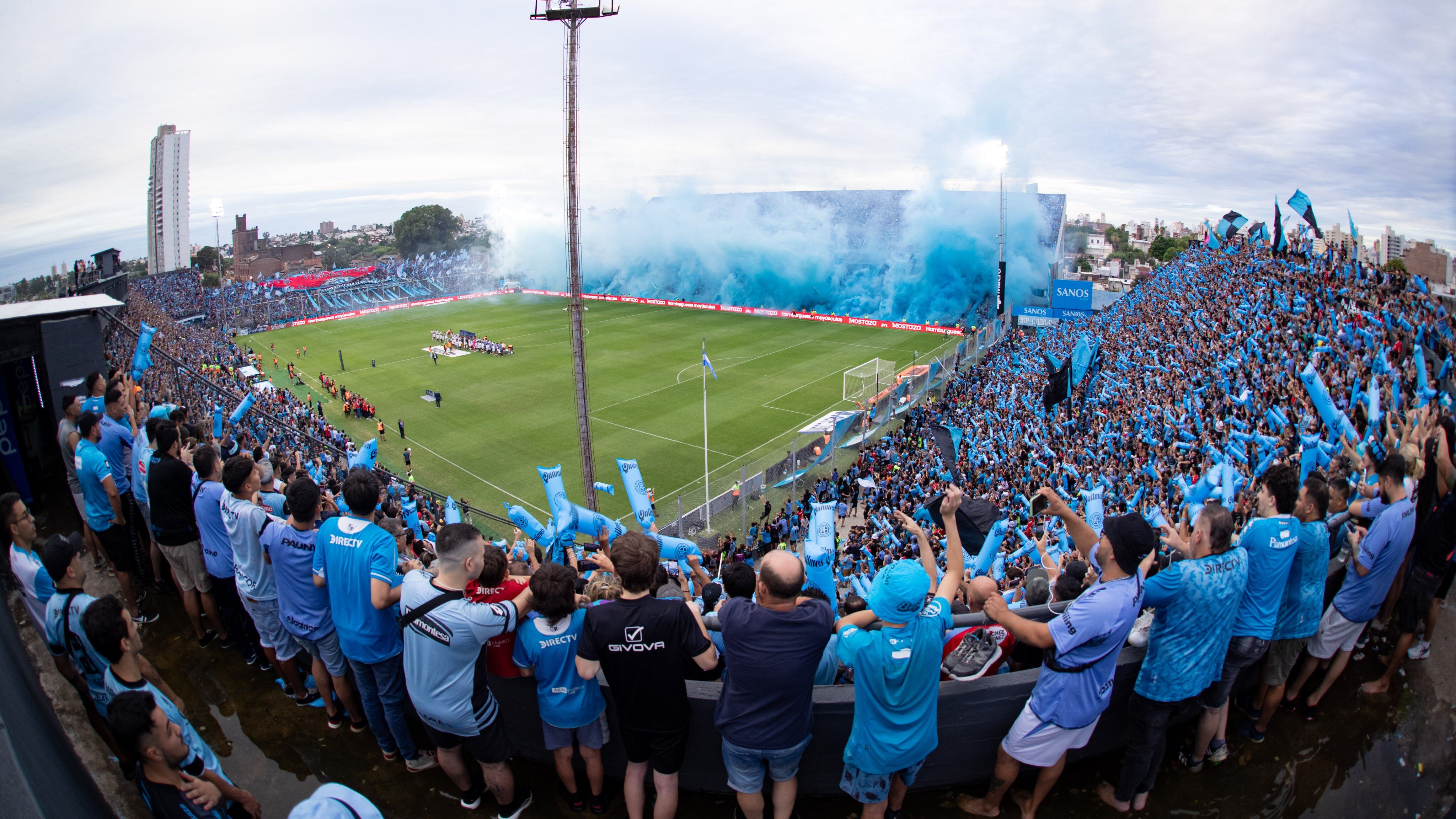 Hinchada de Belgrano en el estadio Gigante de Barrio Alberdi. (Prensa Belgrano)