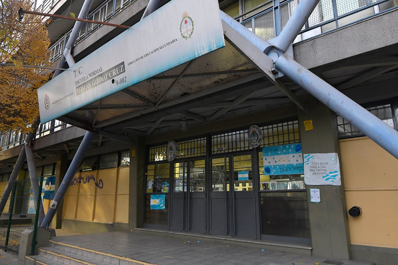 Los alumnos de Mendoza de todos los niveles, no tendrán clases el martes 25 de julio, por el feriado del Patrono Santiago. 

